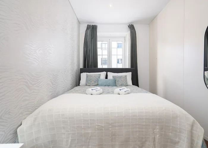 Host Wise - Rustic Flats