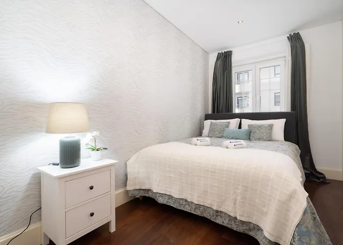 Host Wise - Rustic Flats