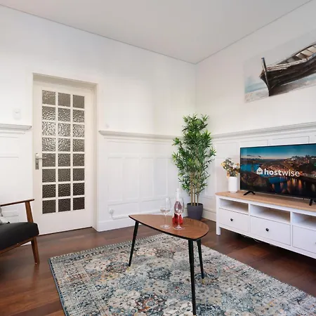 Host Wise - Rustic Flats Porto