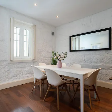 Host Wise - Rustic Flats